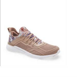 APL Women's TechLoom Tracer